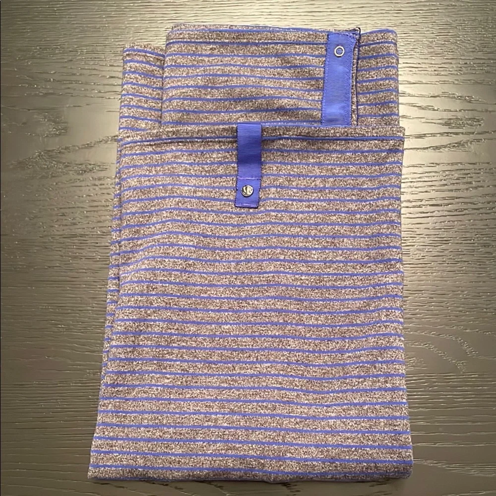 Lululemon Vinyasa Scarf wrap blue/gray 60x27” with snaps yoga travel